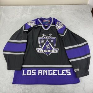 Vintage 90s CCM Los Angeles Kings Men's Size Large Coat of Arms Hockey Jersey